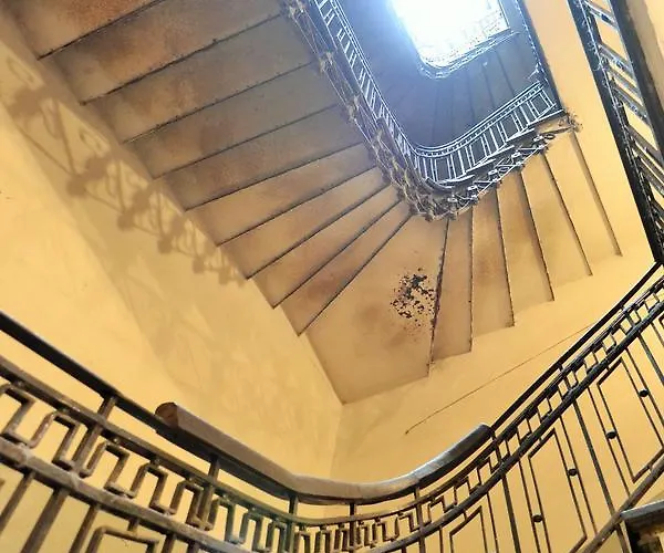 Bright In The Very Centre * לבוב